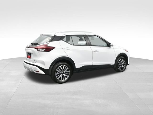 2023 Nissan Kicks SV 2