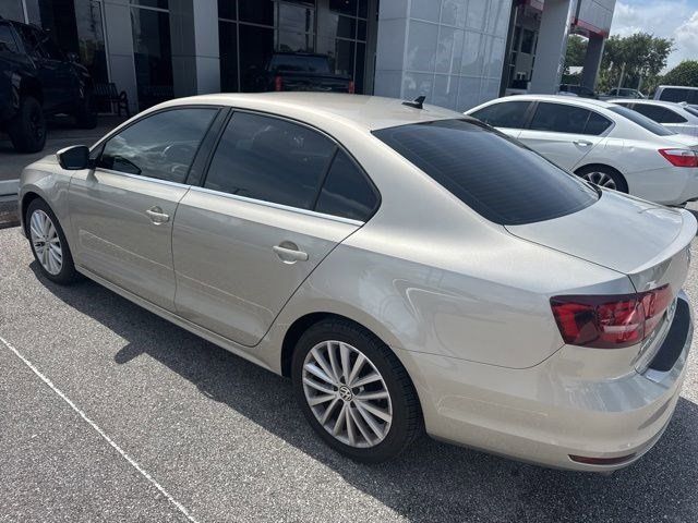2016 Volkswagen Jetta 1.8T SEL Auto's photo