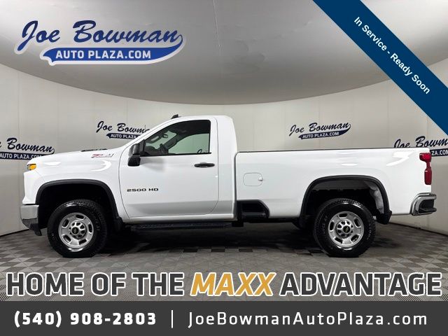 Summit White 2025 Chevrolet Silverado 2500HD Pickup Truck Four-Wheel Drive 10-Speed Automatic