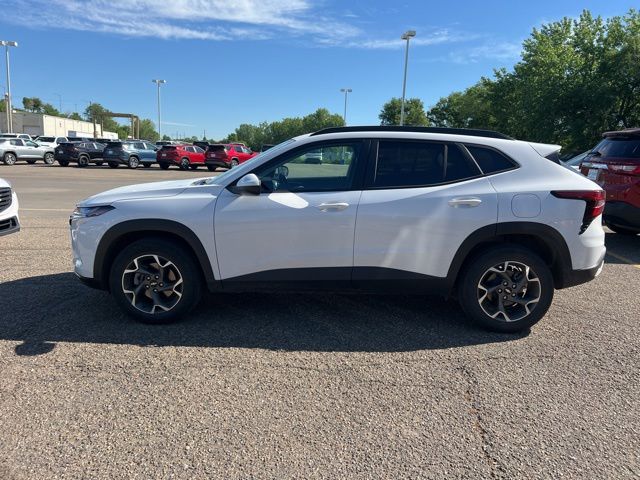 2024 Summit White Chevrolet Trax LT FWD SUV