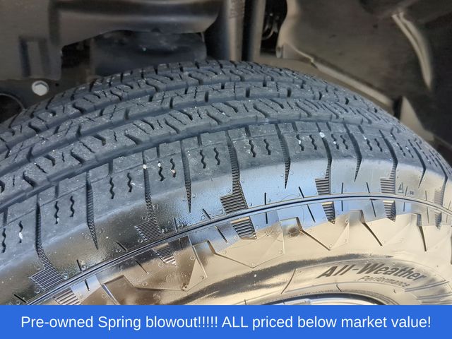 Used 2024 Silver Zynith Clearcoat Jeep Sport S image 19