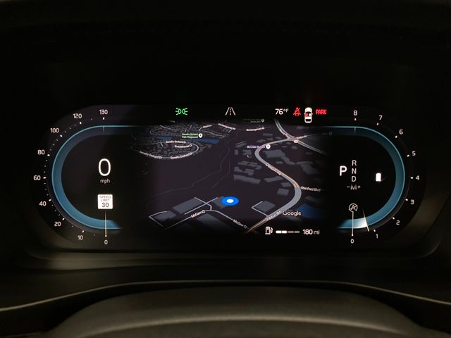 2023 Volvo XC40 B5 Plus Dark Theme