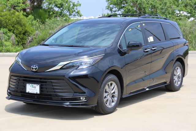 2026 Toyota Sienna XLE - 2
