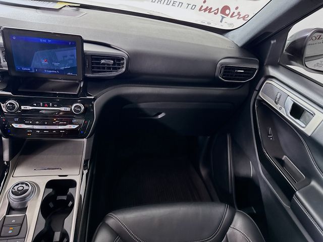 2021 Silver Metallic Ford Explorer ST 4X4 SUV