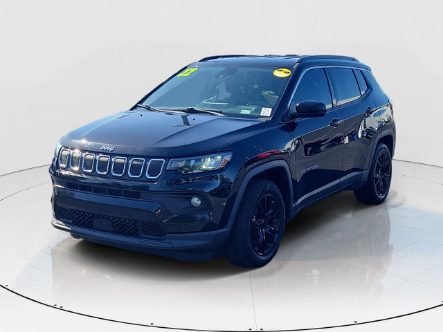 Used 2022 Black Jeep Latitude image 27