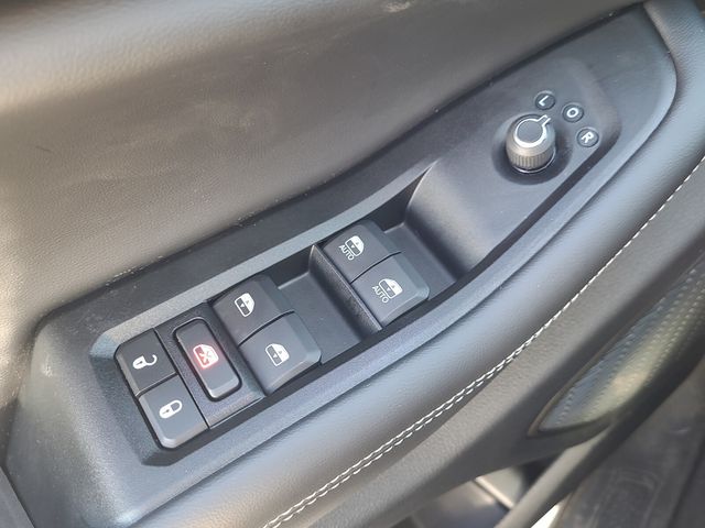 New 2025 White Jeep Altitude X image 23