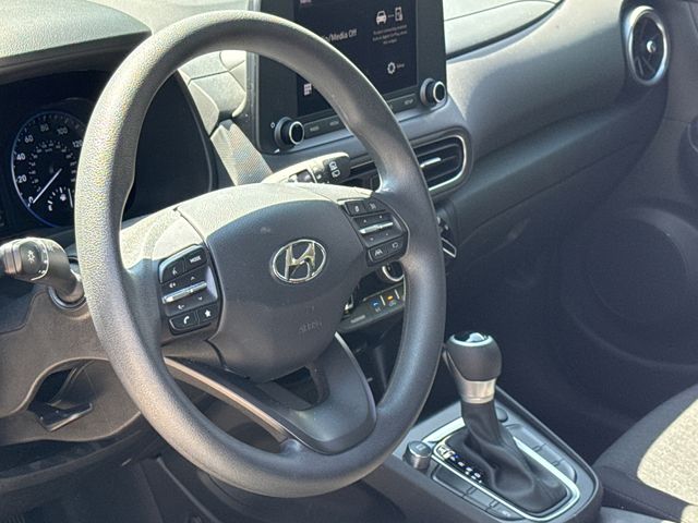 Used 2023 White Hyundai SEL image 17