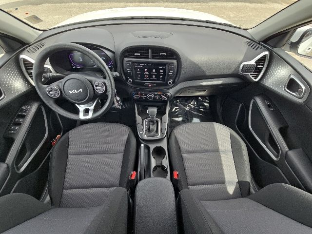 2025 Kia Soul LX:B02320