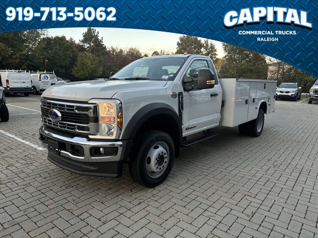 2024 Ford F-550 Super Duty Chassis Cab XL's photo
