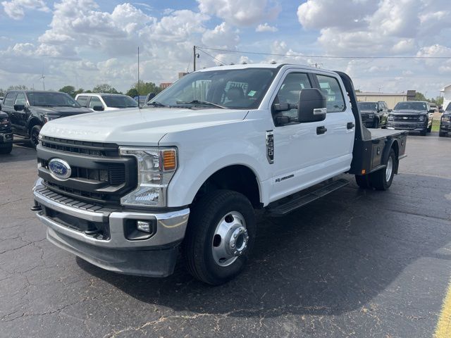 Oxford White 2022 Ford F-350 Super Duty Chassis XL Crew Cab DRW 4WD Pickup Truck Four-Wheel Drive Automatic