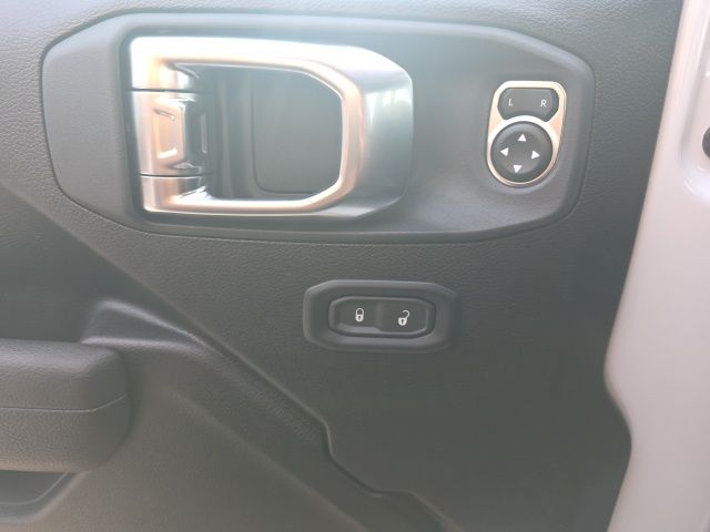 2026 Jeep Gladiator Willys - Bright White Clearcoat exterior view 14