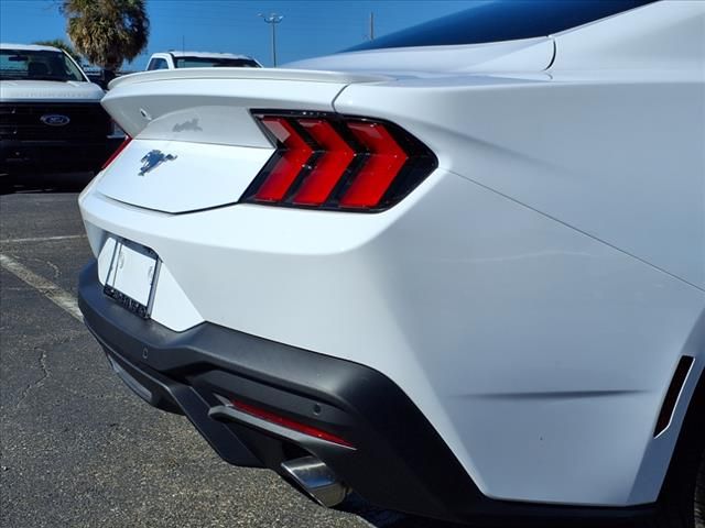 2025 Ford Mustang EcoBoost Premium photo