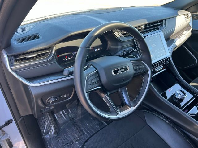 2022 Bright White Clearcoat Jeep Grand Cherokee Altitude 4X4 SUV