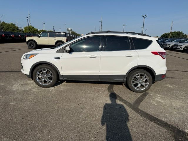 2015 Oxford White Ford Escape SE FWD SUV