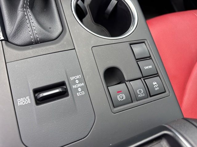 Used 2024 Toyota Highlander SUV