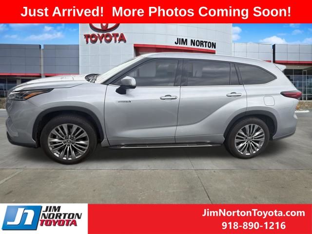 Used 2020 Toyota Highlander Hybrid SUV