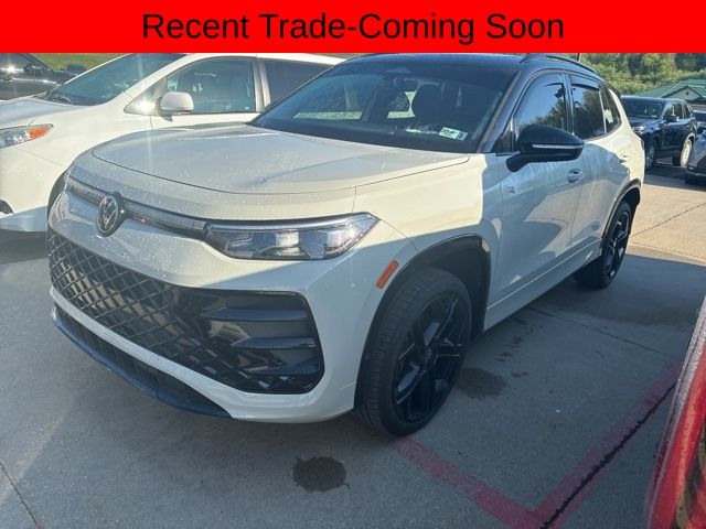 Sandstone 2025 Volkswagen Tiguan SUV / Crossover All-Wheel Drive 8-Speed Automatic