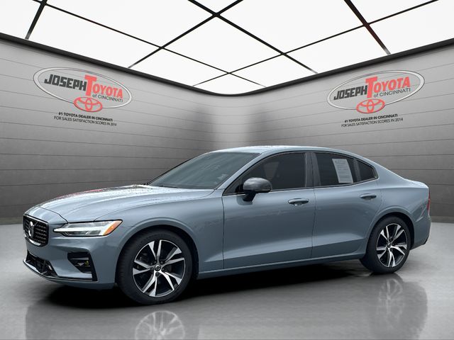 Blue 2022 Volvo S60 B5 R-Design AWD Sedan All-Wheel Drive Automatic