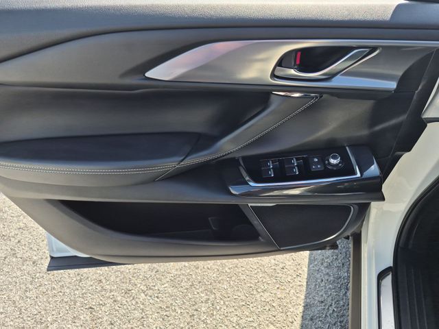 Used 2021 White Mazda Grand Touring image 12