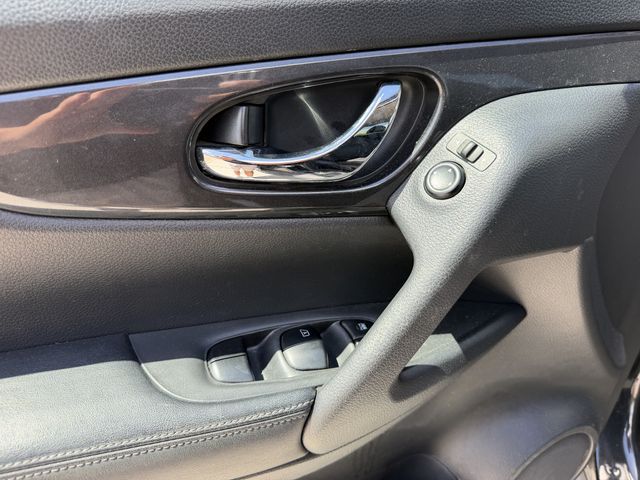 2019 Nissan Rogue SV Black at Bravo Nissan