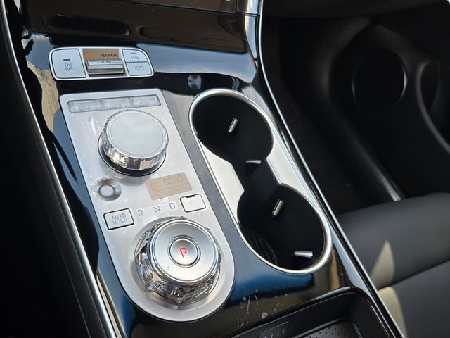 2027 Genesis Gv70