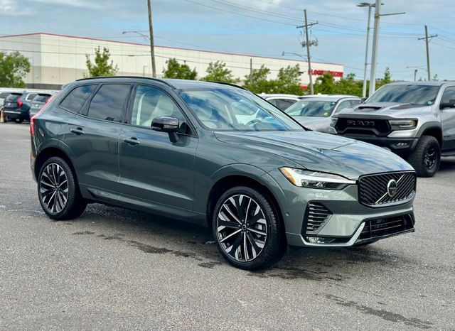 2026 Volvo XC60 B5 Ultra