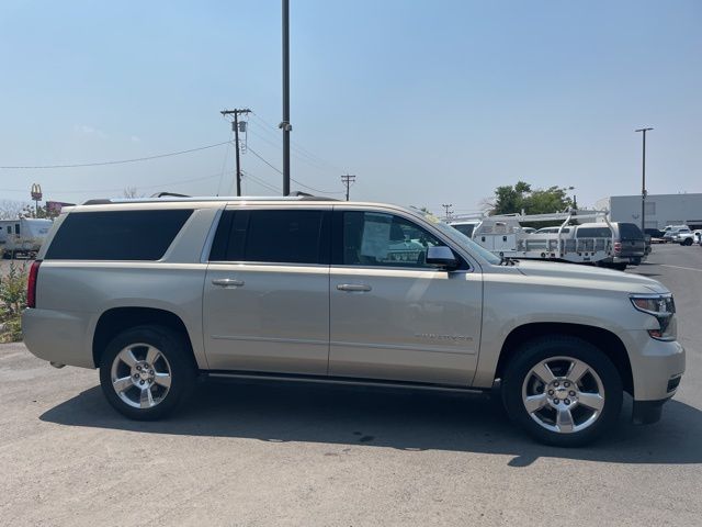 2017 Chevrolet Suburban Premier 34