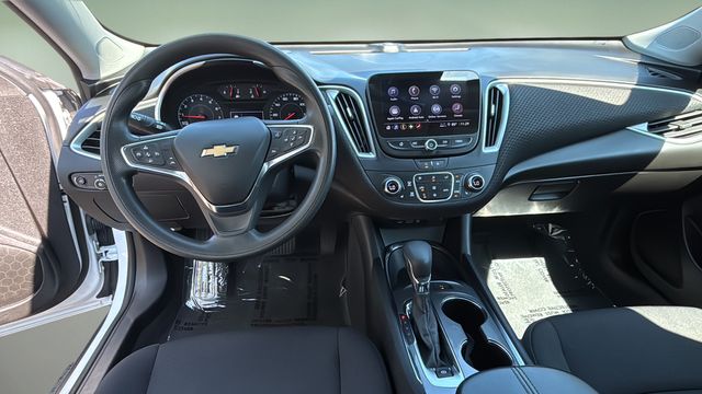 Used 2025 White Chevrolet LT image 10