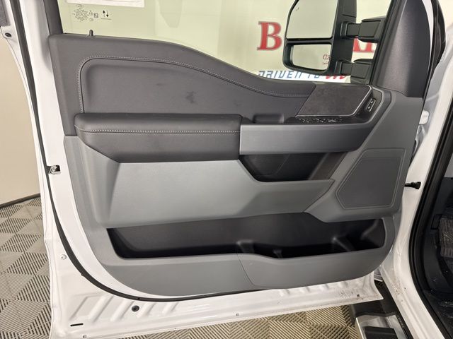 2025 Oxford White Ford F-150 XLT 4X4 Truck