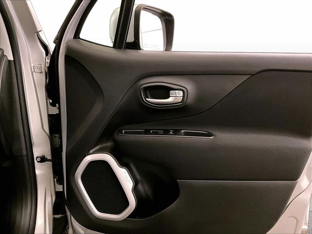 2021 Jeep Renegade Latitude Silver at South Hills Kia