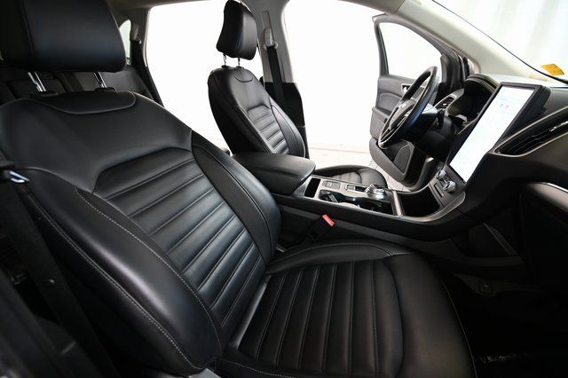 Used 2022 Silver Ford SEL image 22