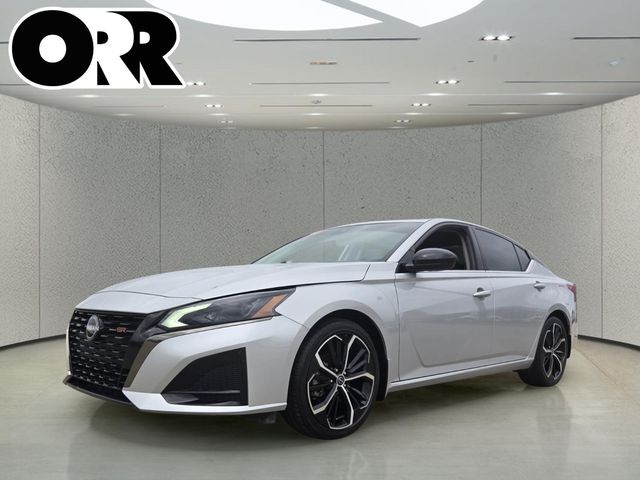 Brilliant Silver Metallic 2024 Nissan Altima 2.5 SR FWD Sedan Front-Wheel Drive Continuously Variable Transmission