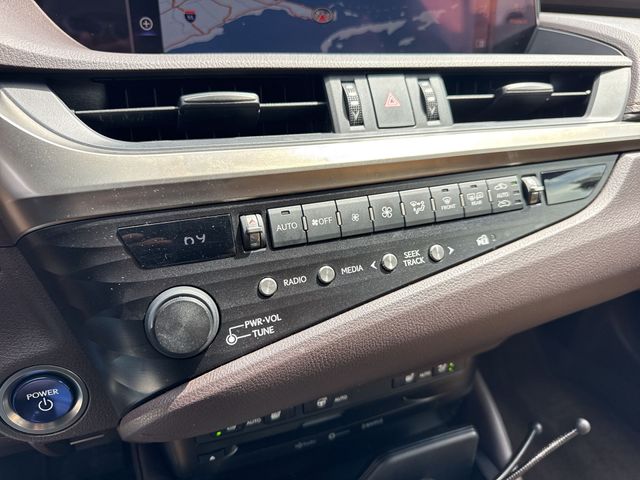 2019 Lexus ES - $23,898