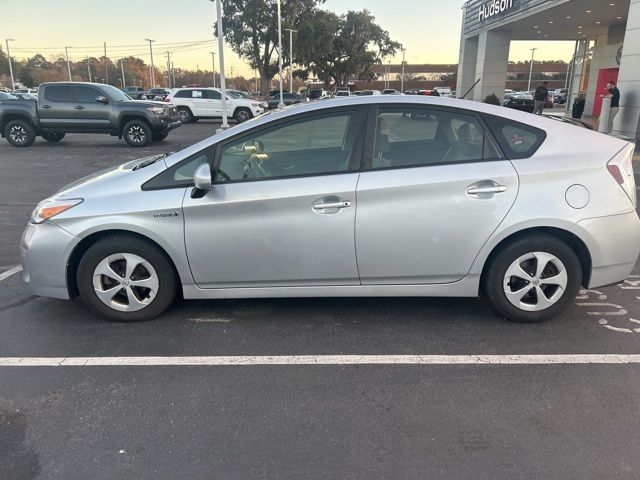 2013 Toyota Prius Two 22