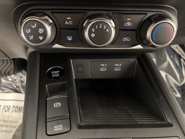 2025 Gun Metallic/Super Black Nissan Kicks SV FWD SUV