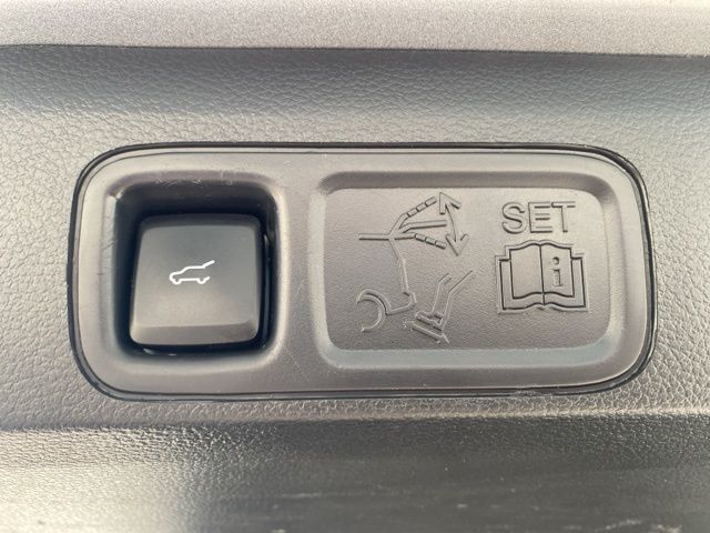 2023 Ford Expedition Max Limited photo