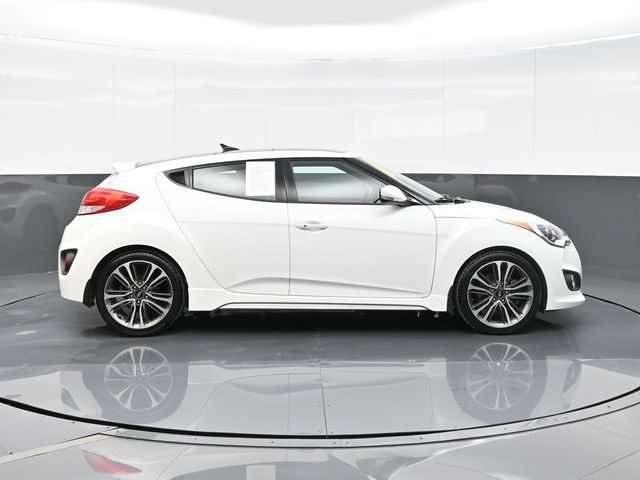 2016 Hyundai Veloster Turbo 10