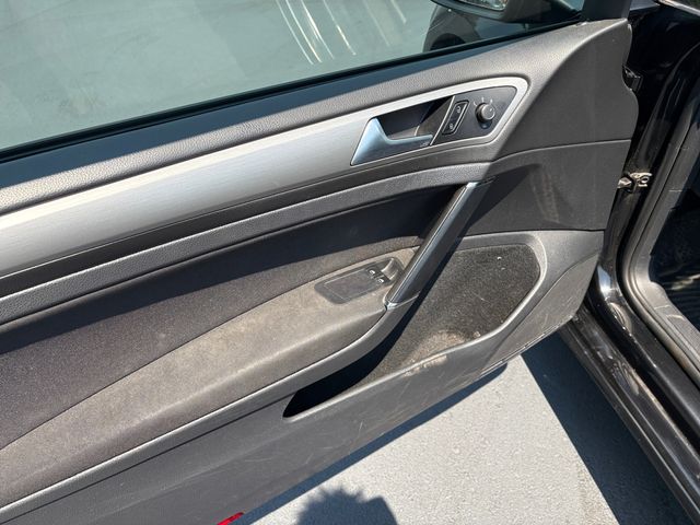 2015 Volkswagen Golf Launch Edition 2-Door - Black exterior view 11