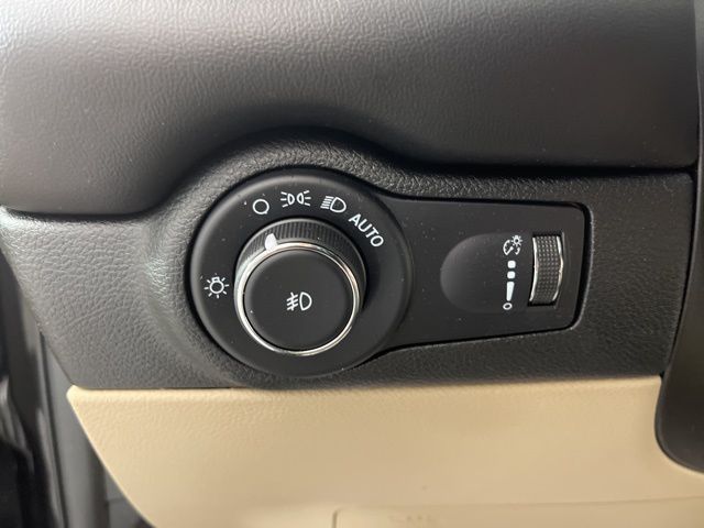 2022 DB Black Crystal Clearcoat Dodge Durango SXT RWD SUV