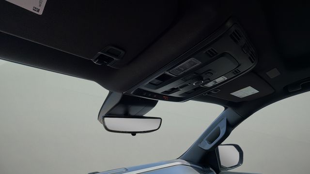 Used 2025 Black Chevrolet High Country image 28