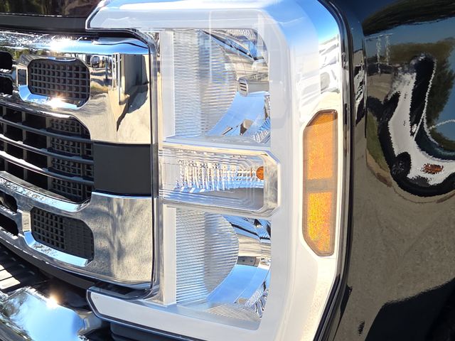 New 2026 Black Ford XLT image 4