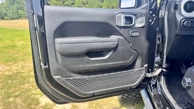 new 2025 Jeep Wrangler car, priced at $60,901