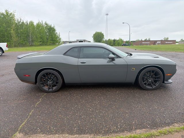 2023 Destroyer Gray Clearcoat Dodge Challenger R/T Scat Pack RWD Coupe