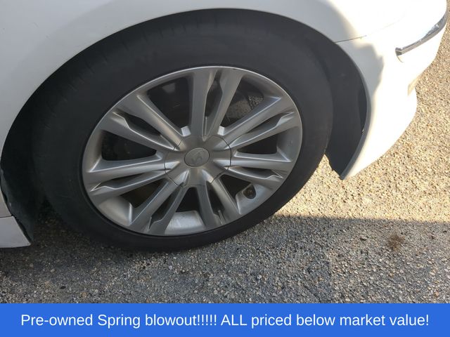 Used 2013 White Hyundai 3.8 image 15