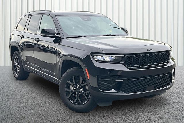 Diamond Black Crystal Pearlcoat 2024 Jeep Grand Cherokee Altitude X 4WD SUV / Crossover Four-Wheel Drive 8-Speed Automatic
