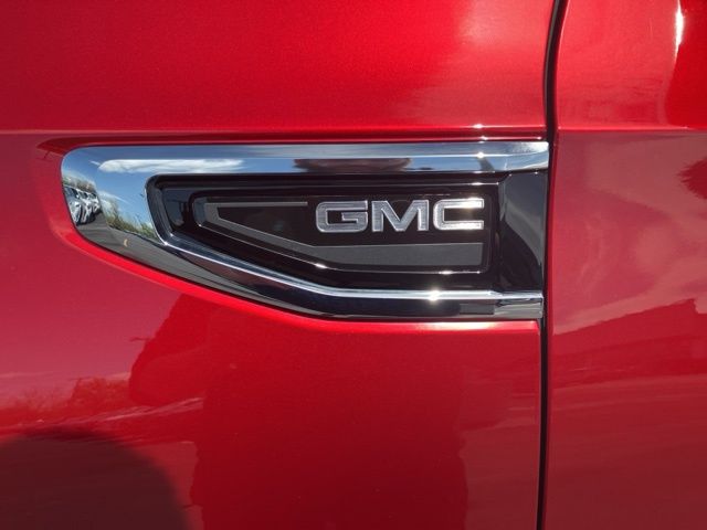 2021 GMC Yukon SLE photo