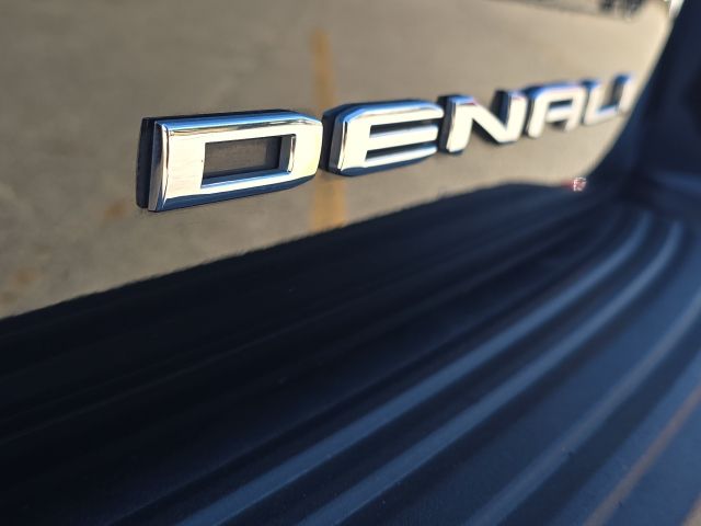 2024 GMC Yukon Denali Ultimate:C02471