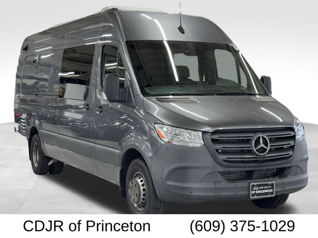 2022 Mercedes-Benz Sprinter 4500 170 V6 High Roof Crew Van RWD Van 4X2 7-Speed Automatic