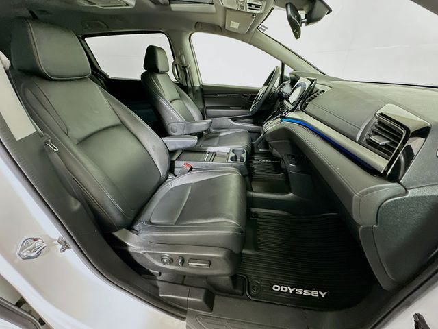 2023 Honda Odyssey Touring photo