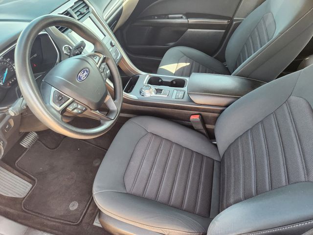 2020 Ford Fusion SE photo